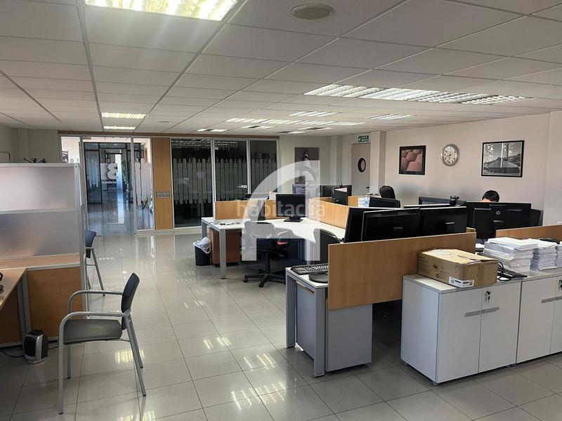 Foto 6ae7cd39-fd5c-4f66-b4da-55f401bbb7dd. Bâtiment à usage industriel dans Polígon Industrial Santa Margarida Terrassa