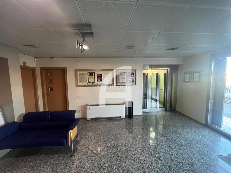 Foto 855269e1-e6ae-46d6-9db8-09a5e631b161. Bâtiment à usage industriel dans Polígon Industrial Santa Margarida Terrassa