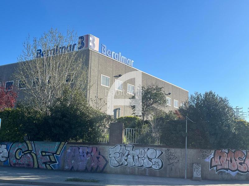 Foto a20cb02e-e521-456f-9961-9fa2c37120ce. Bâtiment à usage industriel dans Polígon Industrial Santa Margarida Terrassa