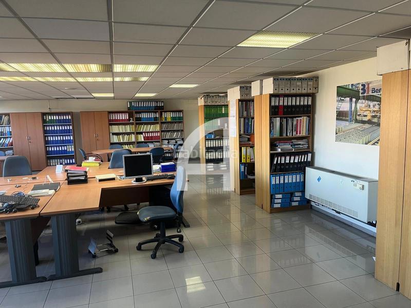 Foto d555c2bc-38a1-4ccf-a870-537ce2ebfb50. Bâtiment à usage industriel dans Polígon Industrial Santa Margarida Terrassa