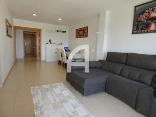 Pis  Plaça joan montmany. Piso luminoso en venta en ullastrell