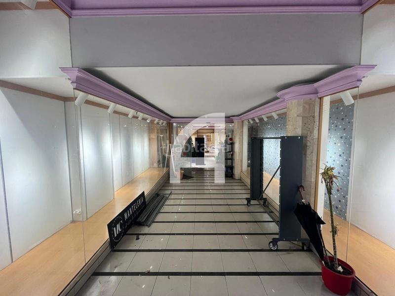 Foto 31d747e6-0f5c-4d4f-80bf-d0f86f79b1c4. Location local commercial dans Ca n'Aurell Terrassa