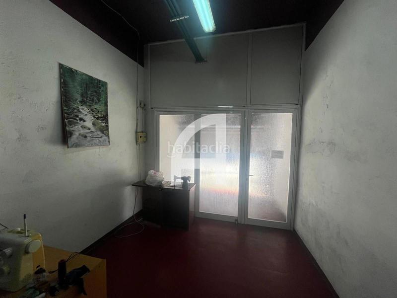 Foto f4cd84ef-ab67-4880-91bb-7d5557c8cff5. Local comercial local de alquiler en ca naurell en Terrassa