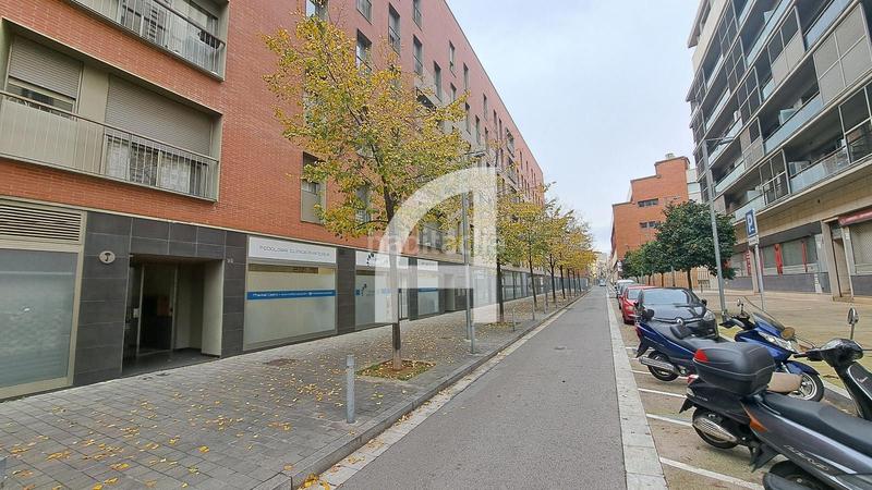 Foto 46d1c2e5-b0ce-46bb-929e-fb70d42f20f3. Parking coche varias plazas de parking en venta en pleno centro en Terrassa