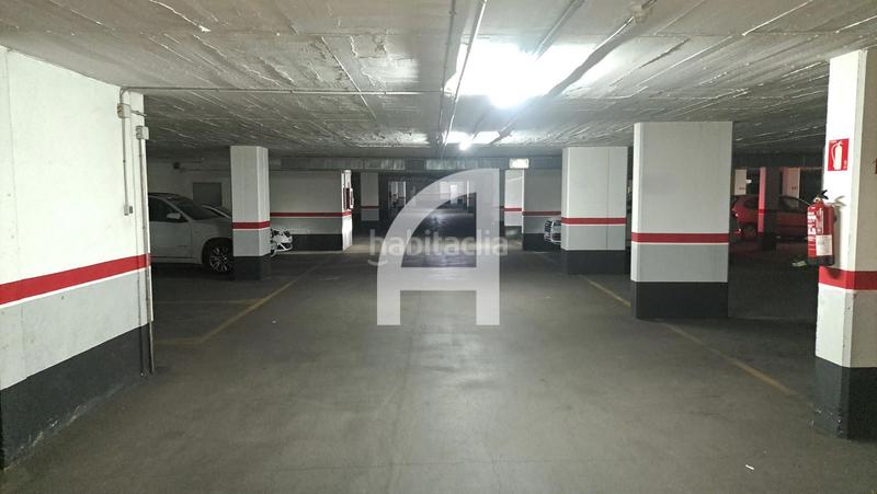 Foto b931fb8f-fe6b-4eac-9c37-09f73732b0d3. Parking coche varias plazas de parking en venta en pleno centro en Terrassa