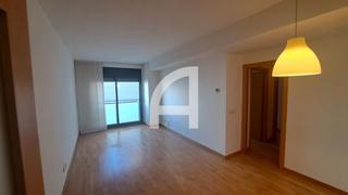 Piso  Carrer de lepant. Piso de 2 habitaciones y 2 baños en zona segle xx
