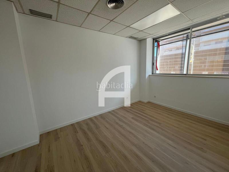 Foto 2b316873-c121-4437-916d-62c36c314597. Affitto ufficio in Ca n'Aurell Terrassa