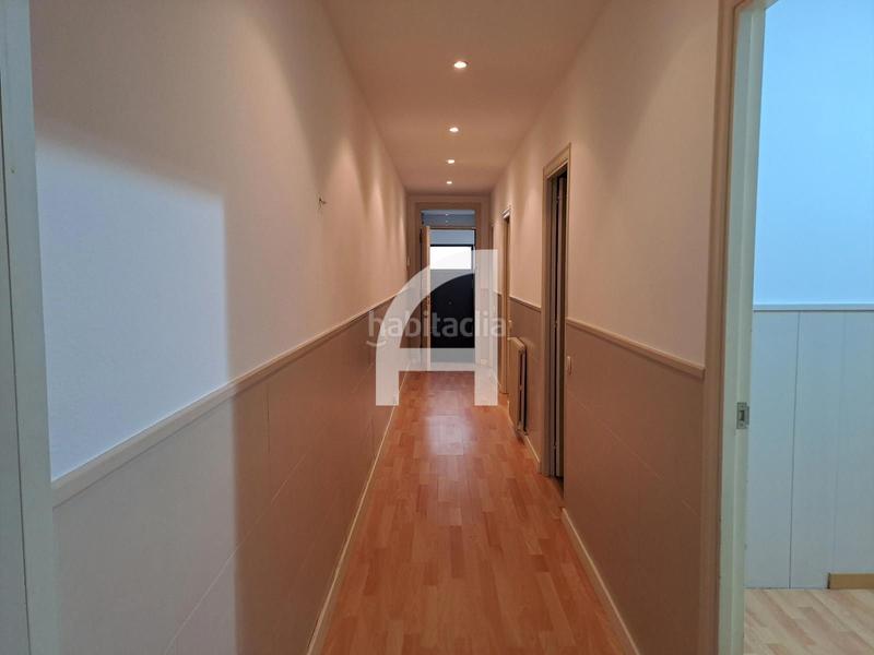 Foto 7d18bcb3-d180-4fe7-ab6f-af395b776d6e. Rent house with heating in La Cogullada Terrassa