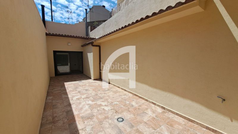 Foto e8fd7164-da93-422c-83f0-fde6a18c1630. Pis amb calefacció a Ca n'Aurell Terrassa