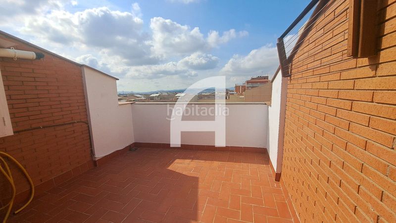 Foto 572b4384-56a9-42a7-a4fa-8bd6d56755fa. Dúplex amb calefacció a Plaça Catalunya - Escola Industrial Terrassa