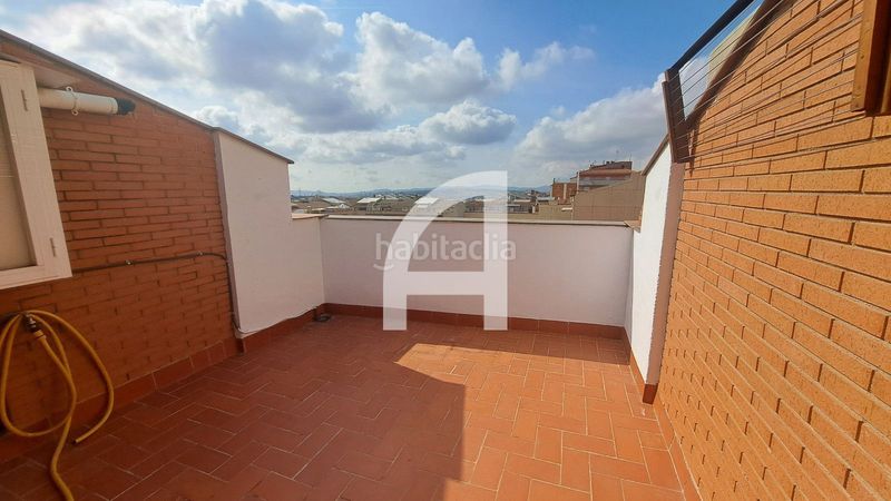 Foto f3504410-b4c3-4a0a-afc3-bb43b937d8ca. Dúplex amb calefacció a Plaça Catalunya - Escola Industrial Terrassa