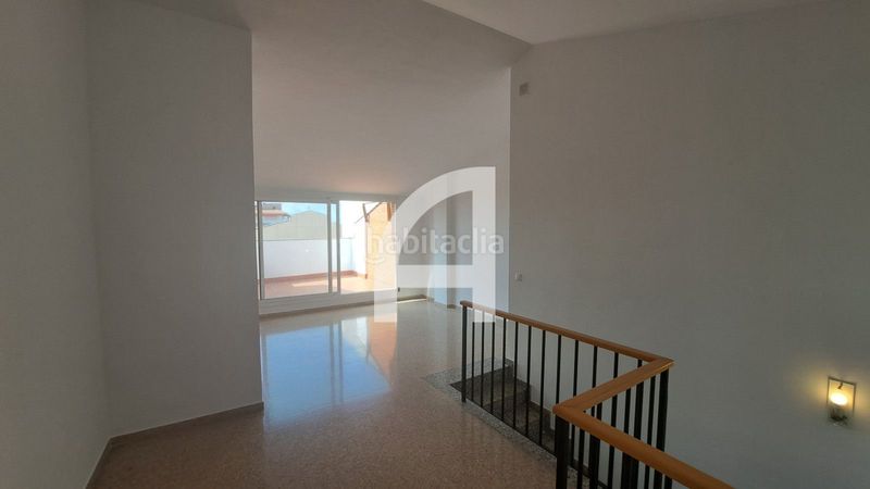 Foto fce7d221-d036-4091-8055-0860998ef70b. Dúplex amb calefacció a Plaça Catalunya - Escola Industrial Terrassa