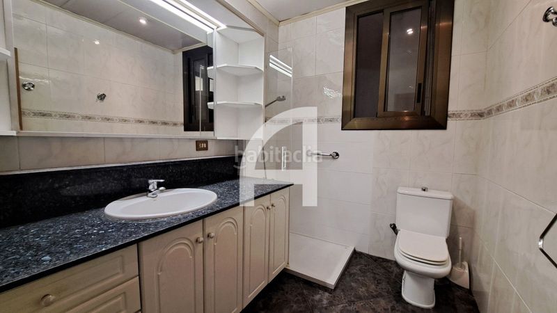 Foto 1c6d5573-f886-4db7-b74f-4186d209a553. Casa amb aparcament a La Cogullada Terrassa