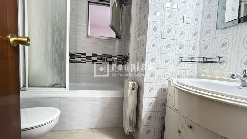Foto a04884c7-d979-4705-943e-7b7d818a53e7. Pis amb calefacció a Zarzaquemada Leganés