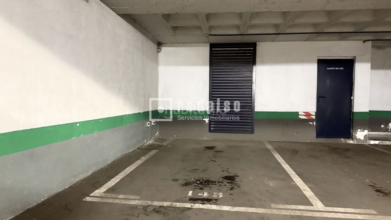Foto f01a5256-12a2-47cd-95b4-e4674ca69608. Parking coche en Zarzaquemada Leganés