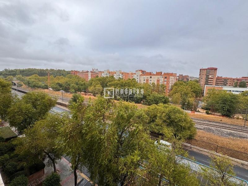 Foto e1c9201e-c6c3-448d-a2e0-a2ae91a446ec. Affitto appartamento con riscaldamento parcheggio piscina in Madrid