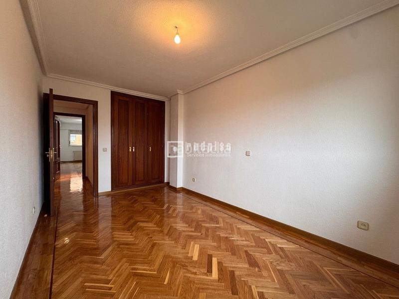 Foto f12f439a-5b2a-459a-ae26-58653558a551. Affitto appartamento con riscaldamento parcheggio piscina in Madrid