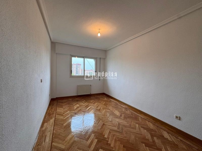 Foto f69ad510-b5ae-4ade-b8c4-8eeb46347256. Alquiler piso en Legazpi Madrid