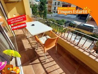 Appartement à L´Estartit Poble. Apartamento de 95 m reformado con 4 dormitorios y 2 balcones en