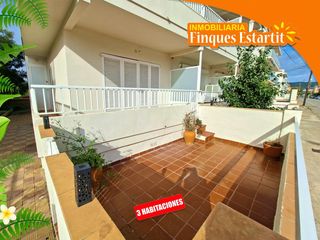 Apartament a Els Griells. Apartamento reformado en planta baja con terraza a 250m de la pl