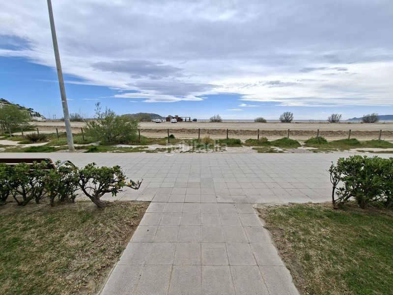 Foto 1bc85974-2a6a-4b5e-9845-cb7de49baf02. Local comercial a l´Estartit poble Estartit