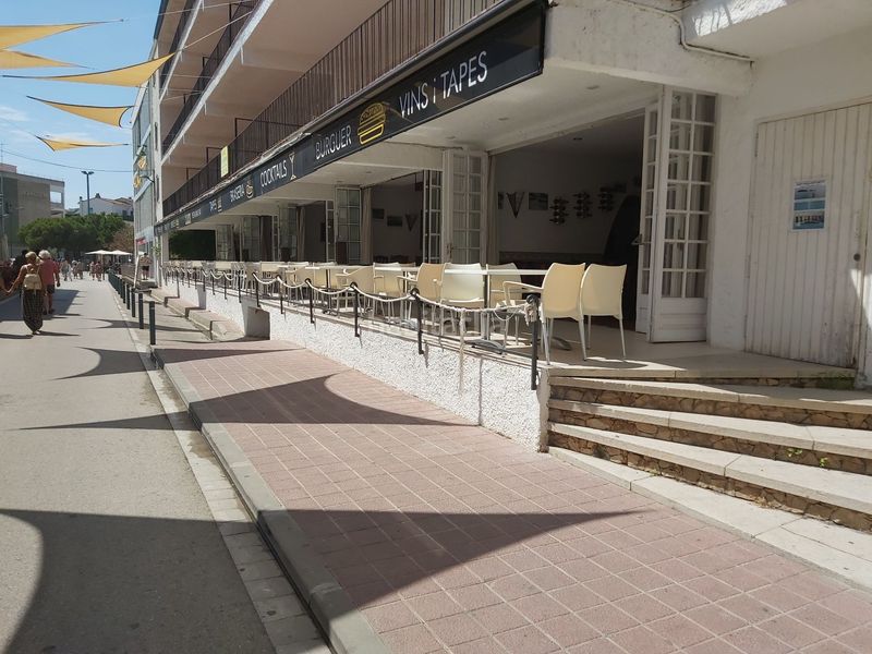 Foto a0f1ea0e-5847-4228-b780-6c8fdf395b04. Local comercial a l´Estartit poble Estartit