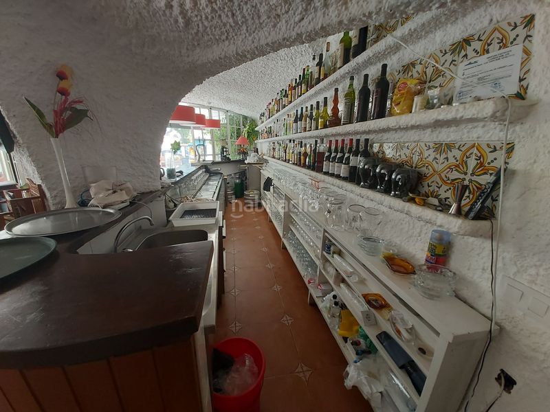 Foto b682bdf0-3305-420a-a172-44085fdcd08c. Local comercial a l´Estartit poble Estartit