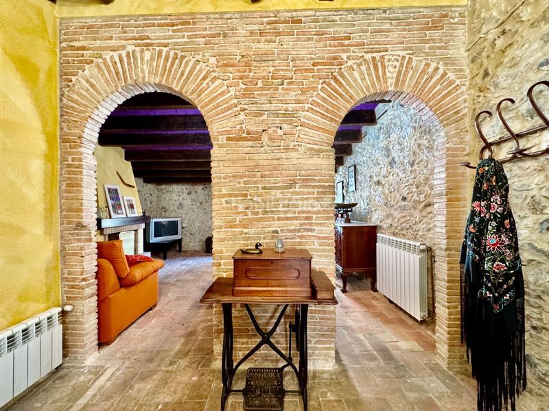 Foto 1adbe942-7e4a-4e01-a486-508efcbf9ea2. Casa amb calefacció a Torroella de Montgrí