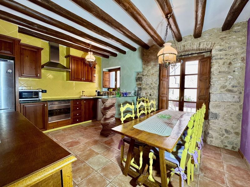 Foto f42413bc-6918-4489-aece-5e8cde183aca. Casa amb calefacció a Torroella de Montgrí