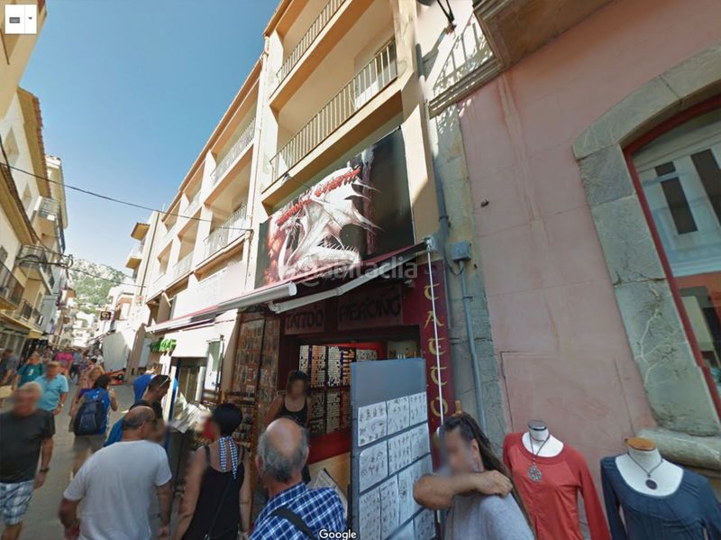 Foto c53fcb7a-cc0f-420e-9c40-ddebfab5b95c. Edifici a l´Estartit poble Estartit