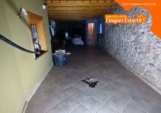 Piccolo appartamento  Del port,22. Edificio singular para reformar con 2 locales y triplex en segun