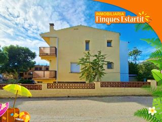 Haus in Torre Vella - Torre Gran - Les Dunes. Chalet con gran patio, garaje y vistas a la montaña en carrer le