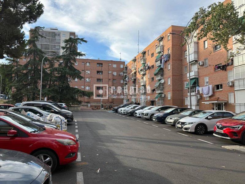 Foto a0dfbf92-6795-4aa9-8093-f13351ab1bf1. Piso reformado total en Pavones Madrid