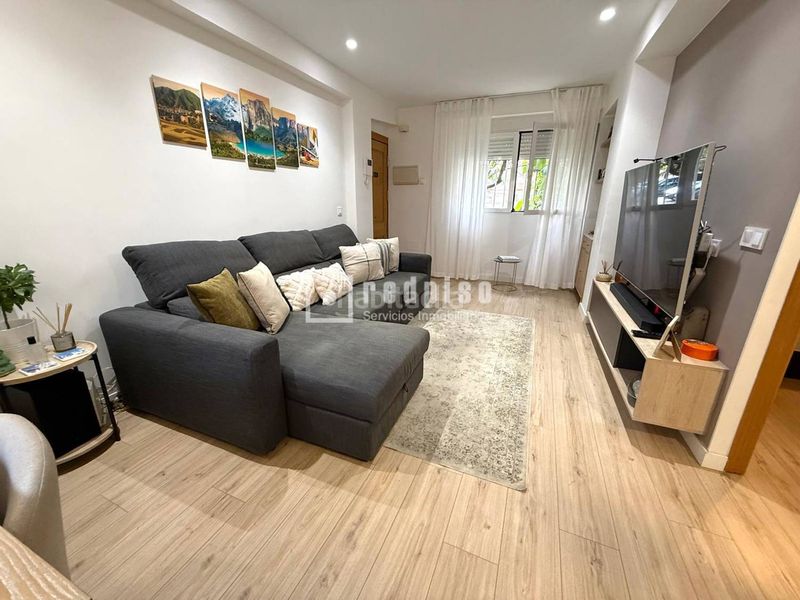 Foto b47c0df9-8979-48af-8612-f316be076c8c. Piso reformado total en Pavones Madrid