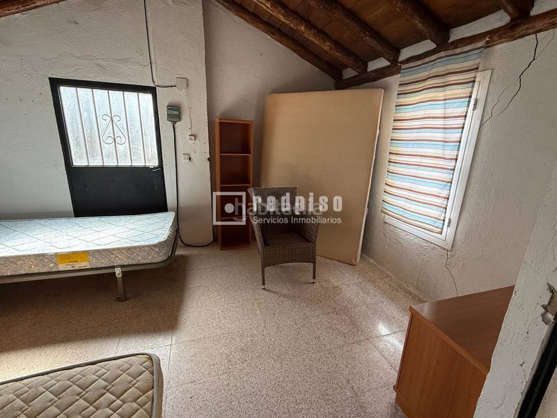 Foto cbfad257-9296-4470-babc-e8fc613d61c6. Chalet con riscaldamento parcheggio piscina in Marugán