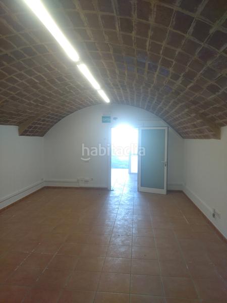Foto 0973ab13-61f0-4165-b85a-518604af554a. Rent business premise in plaça campmany 8 in Llagostera