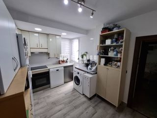 Flat  De camarena. Redpiso aluche camarena pone a la venta piso en puerto chico, pl
