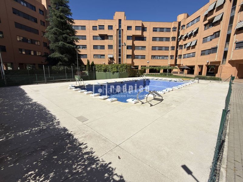 Foto 0379b581-4e2a-4beb-8d07-4032245f6e32. Pis amb calefacció aparcament piscina a Las Águilas Madrid