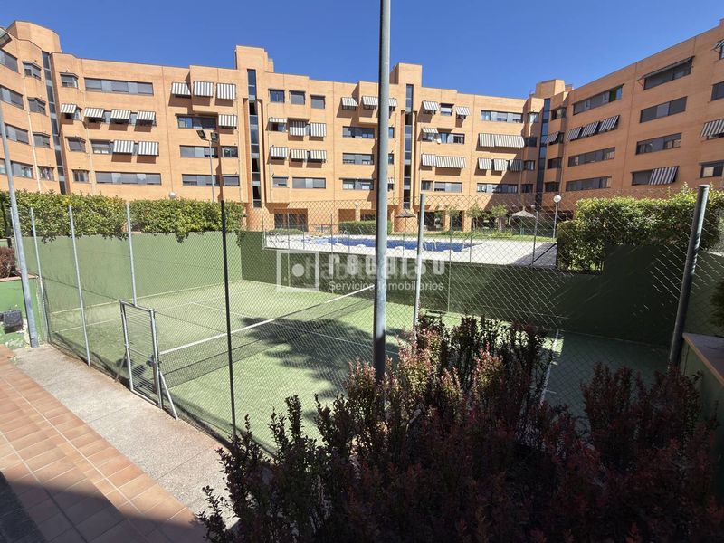 Foto 92002be3-e618-4730-bf93-ac6d8857a0a8. Pis amb calefacció aparcament piscina a Las Águilas Madrid