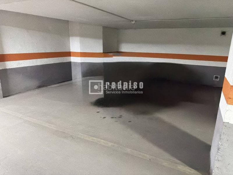 Foto d1d6d8a3-3540-4ee0-bbe8-c34a83a44db7. Pis amb calefacció aparcament piscina a Las Águilas Madrid