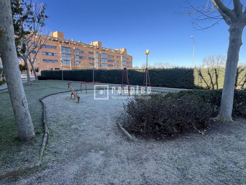 Foto ad7c4129-9779-4306-9760-5dbdd76e9ec7. Pis amb calefacció aparcament a Las Águilas Madrid