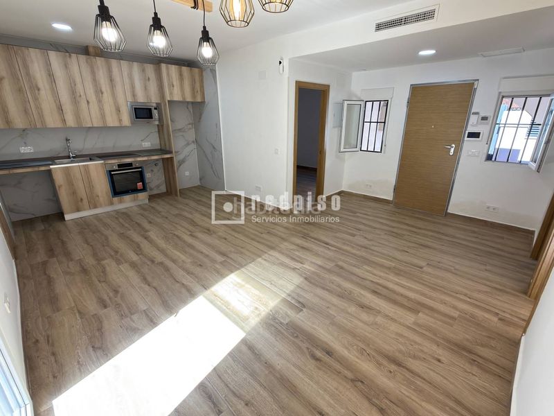 Foto b6693df6-abe9-44fe-b27a-7d85629d5fd7. Alquiler chalet en Buena Vista Madrid