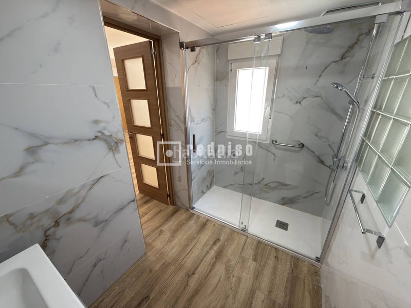 Foto c7546b83-eff3-4352-934b-30212749979d. Alquiler chalet en Buena Vista Madrid