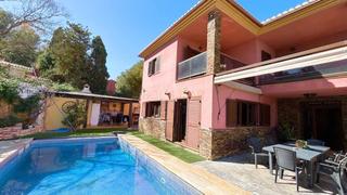 Xalet a Cortijo Torrequebrada. Chalet en venta en torrequebrada, 7 dormitorios.