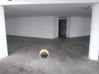 Aparcament cotxe  Calle la fragata. Garaje en venta en puerto marina.