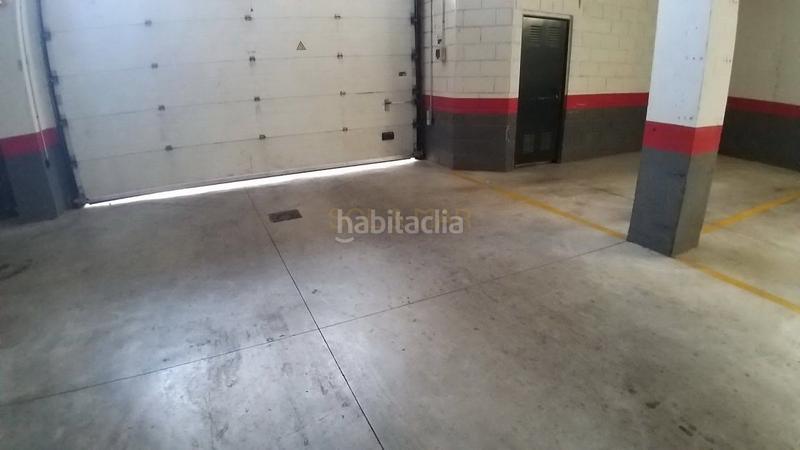 Foto 8b44e6e0-f1b9-4157-bfc6-695628f52576. Autoparkplatz in Playamar - Benyamina Torremolinos