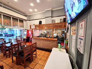 Local commercial à Manantiales-Estación de Autobuses. Local com. en venta en centro.