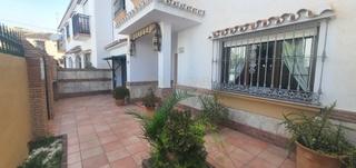Casa adosada en Centro ciudad. Adosado en venta en centro, 4 dormitorios.