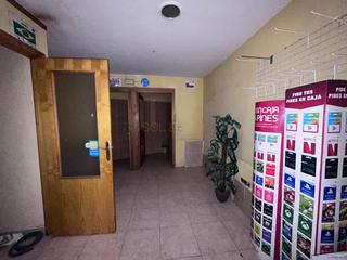 Local Comercial  Isabel manoja. Local com. en venta en centro, 3 despachos.