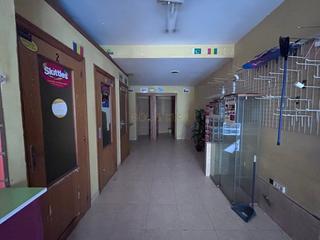 Local commercial  Isabel manoja. Local com. en venta en centro, 3 despachos.